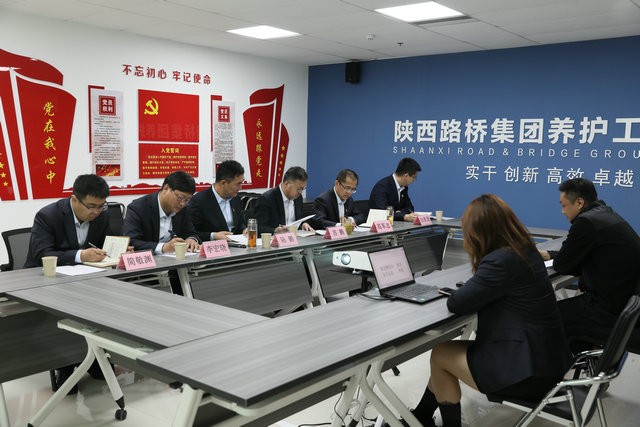 ��Ƹ�ϸ�ѡӢ�ţ�����������������������ҵ��ƪ��2.jpg