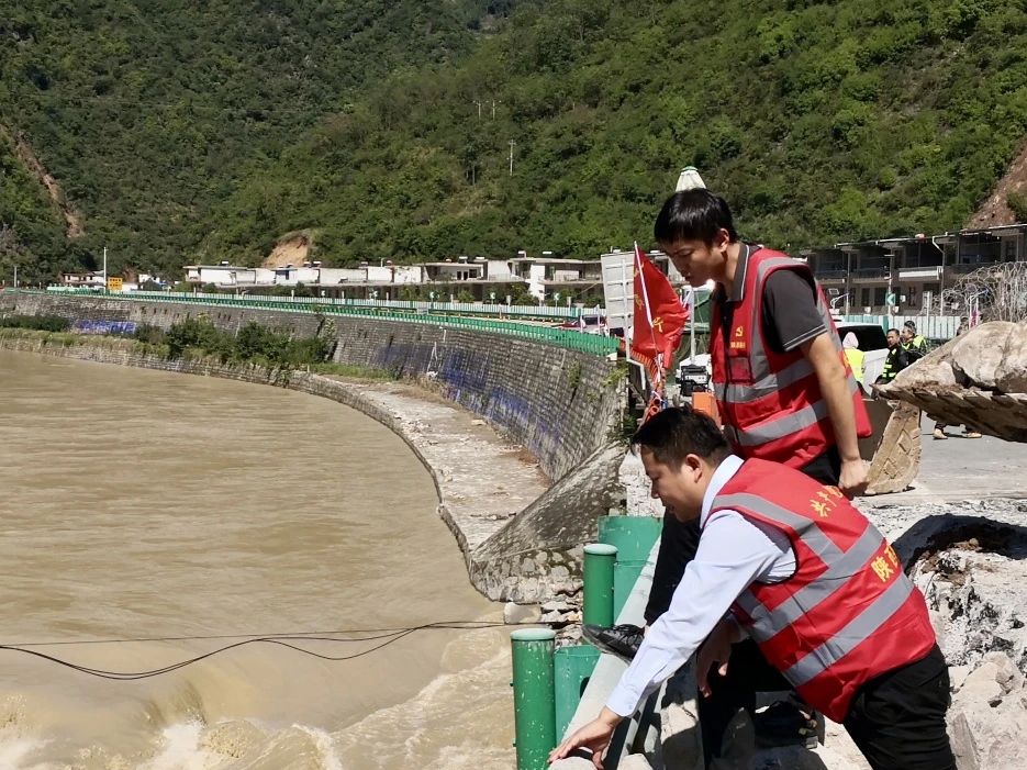 141747191624396966.jpg 3.jpg